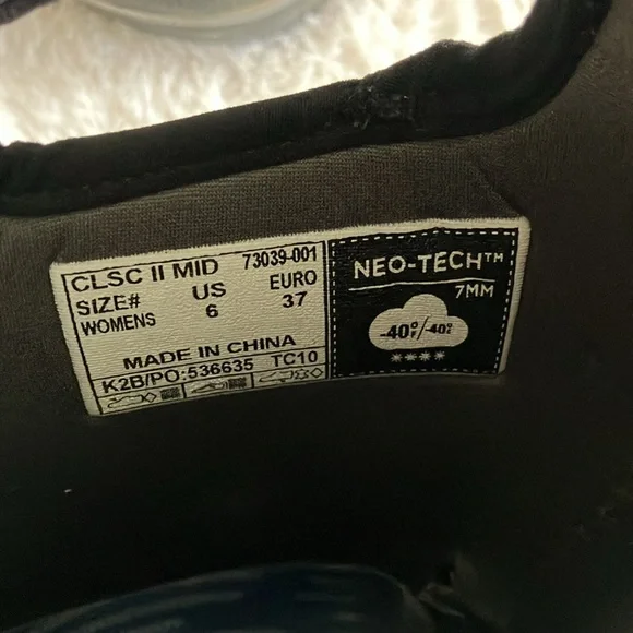 Bogs Classic II Mid Rain Boots - Picture 7 of 11